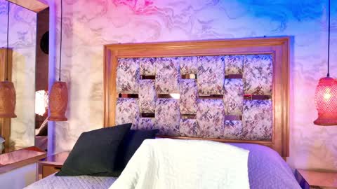 emily_dempsey online show from April 10, 7:07 pm