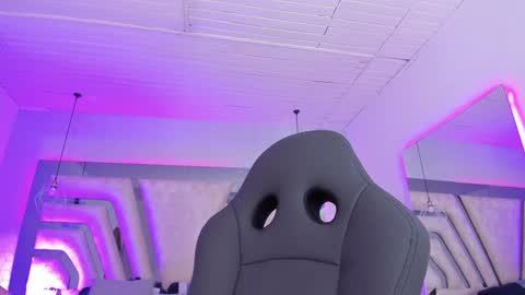 Emily online show from December 31, 2:03 pm