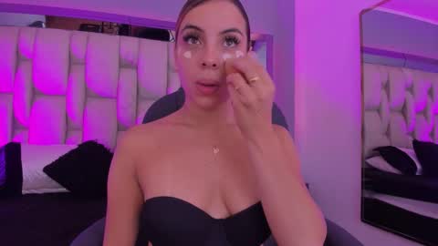 Emily online show from November 14, 11:31 am