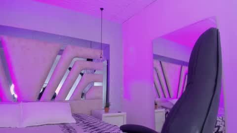 Emily online show from November 19, 11:21 am