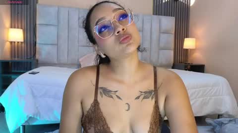 Emily online show from June 9, 7:03 pm