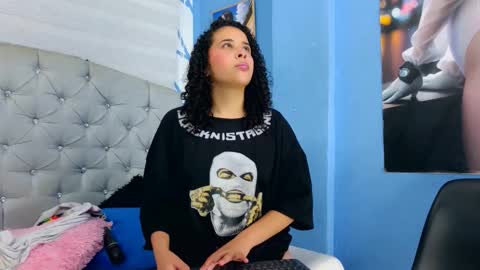 Snapshot of emily_jhons2 chatting on September 12, 5:13 pm Emily jhon online show from September 12, 5:13 pm