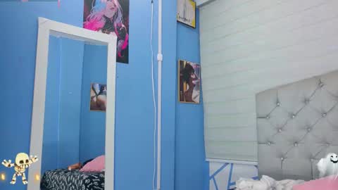 Snapshot of emily_jhons2 chatting on October 31, 4:57 am Emily jhon online show from October 31, 4:57 am