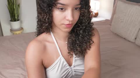 Snapshot of emily_johnson1 chatting on December 30, 1:04 am Juliana online show from December 30, 1:04 am
