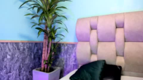 Emily online show from February 7, 5:29 pm