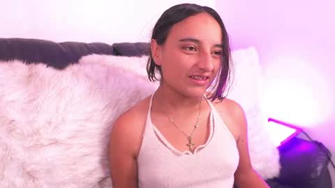 Snapshot of emily_jonexs_ chatting on April 16, 4:30 pm mily online show from April 16, 4:30 pm