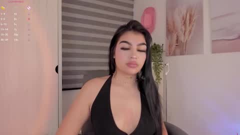 EmilyKenner  Independent model  online show from September 9, 10:59 am