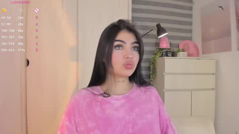 EmilyKenner  Independent model  online show from October 24, 10:22 am