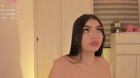 EmilyKenner  Independent model  online show from November 14, 10:14 am