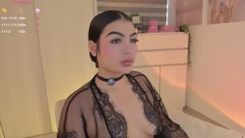 EmilyKenner  Independent model  online show from November 16, 1:17 pm