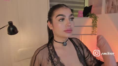 EmilyKenner  Independent model  online show from June 5, 12:11 pm