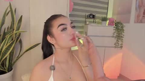 EmilyKenner  Independent model  online show from July 6, 12:02 pm