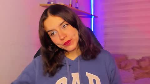 Snapshot of emily_lindey chatting on October 20, 3:07 am emily_lindey online show from October 20, 3:07 am