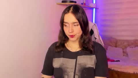Snapshot of emily_lindey chatting on October 23, 3:39 am emily_lindey online show from October 23, 3:39 am