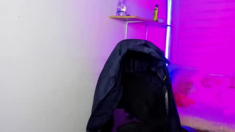 emily_lindey online show from November 21, 3:27 am