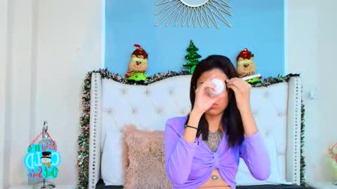 Emily online show from December 4, 8:39 pm