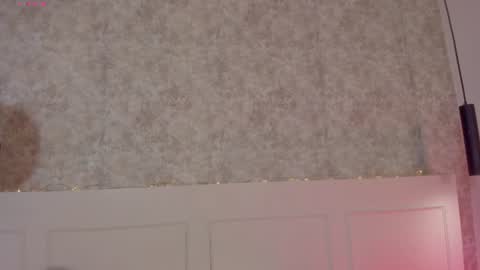 Snapshot of emily_luve chatting on July 3, 11:49 am emily_luve online show from July 3, 11:49 am
