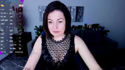 Snapshot of emily_midlton chatting on January 7, 10:32 am Emily online show from January 7, 10:32 am