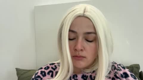 emily_morning_dew online show from November 2, 9:00 am