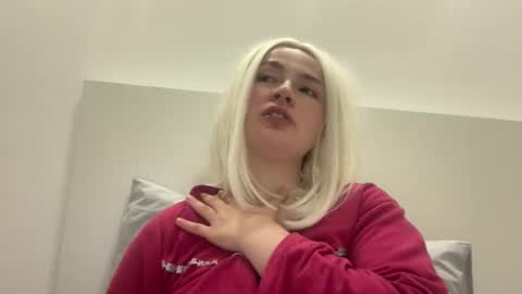 emily_morning_dew online show from February 3, 7:35 am