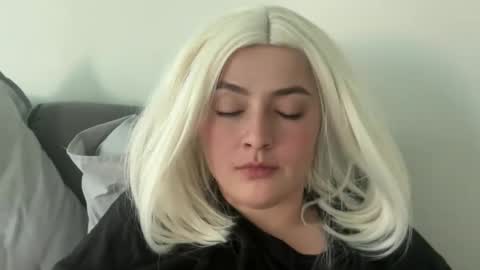 emily_morning_dew online show from March 13, 3:40 pm