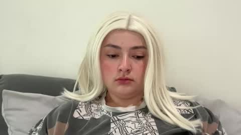 emily_morning_dew online show from March 17, 5:11 am