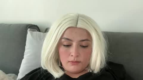 emily_morning_dew online show from March 25, 2:01 pm