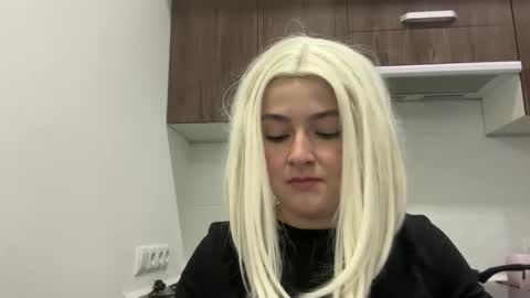 emily_morning_dew online show from April 15, 9:05 am