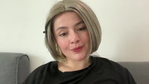 emily_morning_dew online show from May 20, 6:08 am