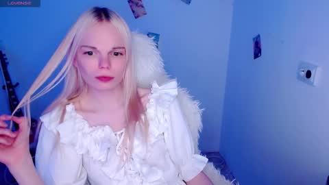 Lia online show from December 5, 3:09 pm