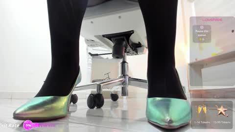 emili online show from November 20, 9:53 am