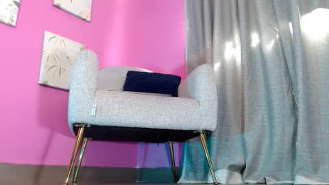 Emily online show from February 17, 7:20 pm