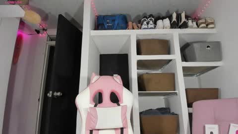 emily_palmeer online show from January 23, 2:33 am