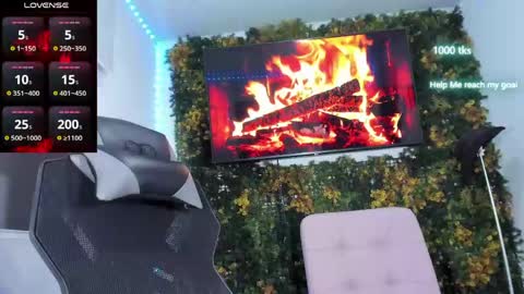 emily_palmeer online show from May 20, 8:42 am