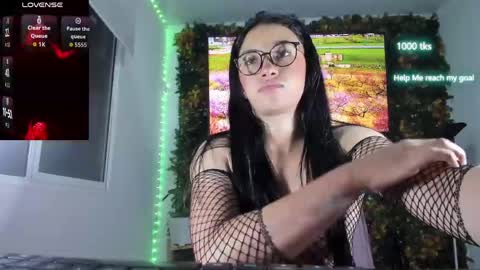 emily_palmeer online show from May 30, 10:01 am