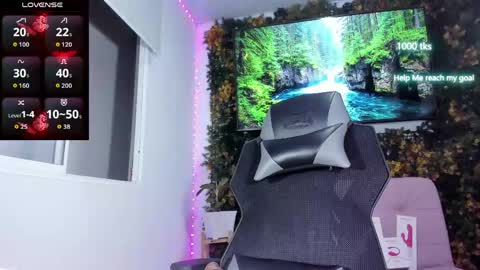 emily_palmeer online show from June 1, 9:22 am