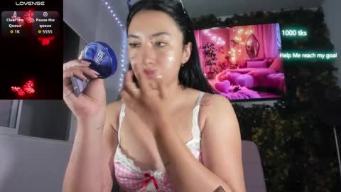 emily_palmeer online show from June 5, 9:37 am