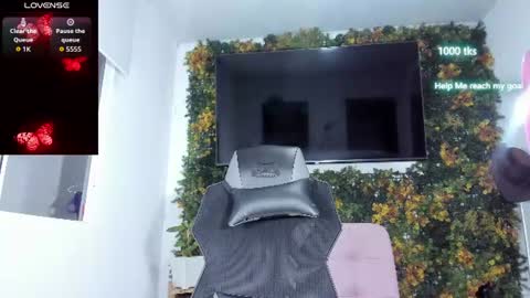 emily_palmeer online show from June 16, 10:07 am