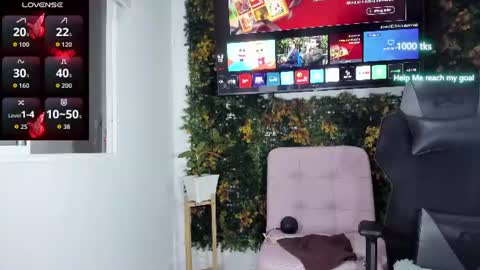 emily_palmeer online show from June 21, 12:02 am