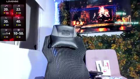 emily_palmeer online show from June 29, 10:15 am