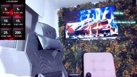 emily_palmeer online show from July 12, 10:06 am
