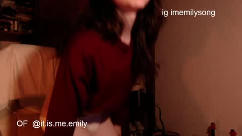 emily_pearl_ online show from May 13, 11:22 pm