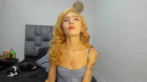 Emi online show from January 6, 6:44 pm