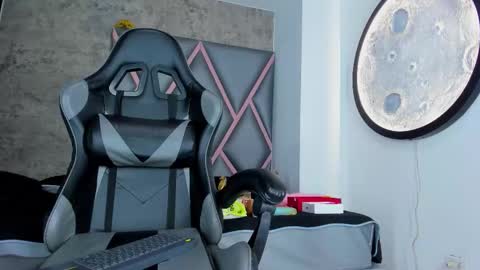 Emily online show from February 19, 11:39 am