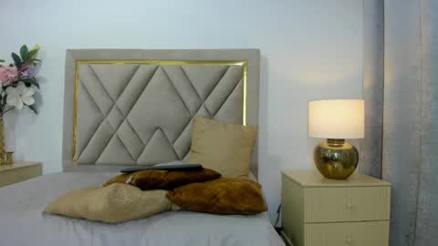 Snapshot of emily_queen7 chatting on November 18, 7:07 pm Emily online show from November 18, 7:07 pm