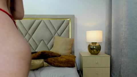 Snapshot of emily_queen7 chatting on November 19, 7:47 pm Emily online show from November 19, 7:47 pm