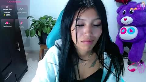 Snapshot of emily_rosse04 chatting on May 12, 4:20 am online show from May 12, 4:20 am