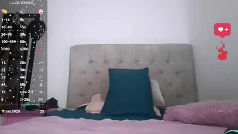 emily_rosse9 online show from November 5, 11:49 pm