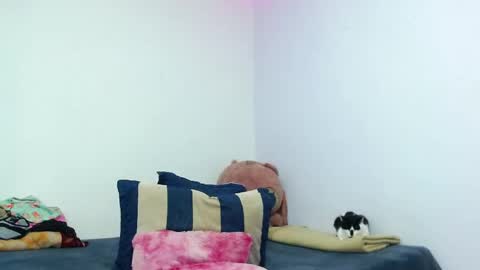 Snapshot of emily_rousxxx chatting on December 5, 7:54 pm Emily IGEmmily Baussa online show from December 5, 7:54 pm