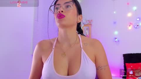 Emily online show from December 15, 3:09 pm